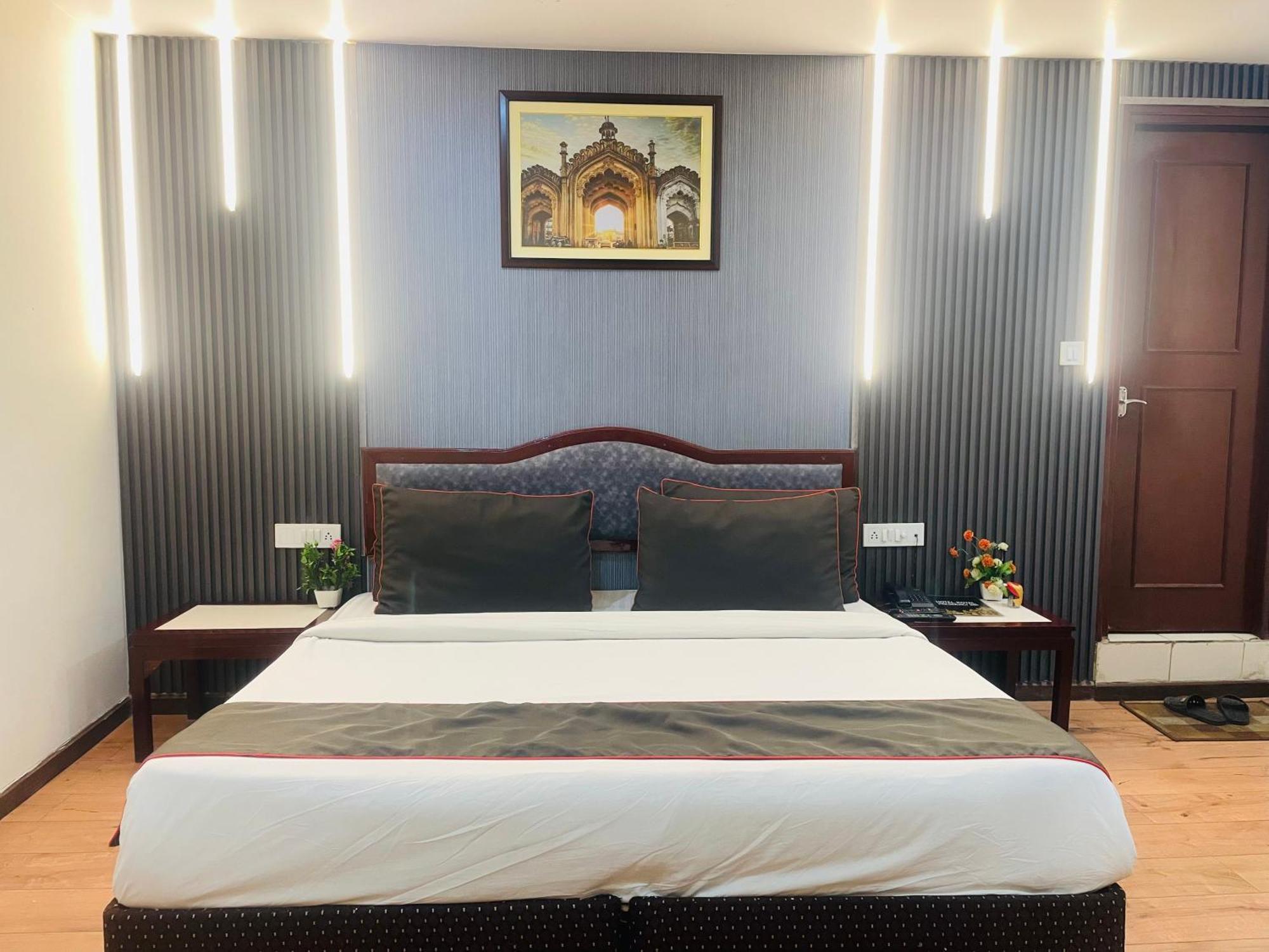 The Royal Presidency Inn Lucknow Buitenkant foto