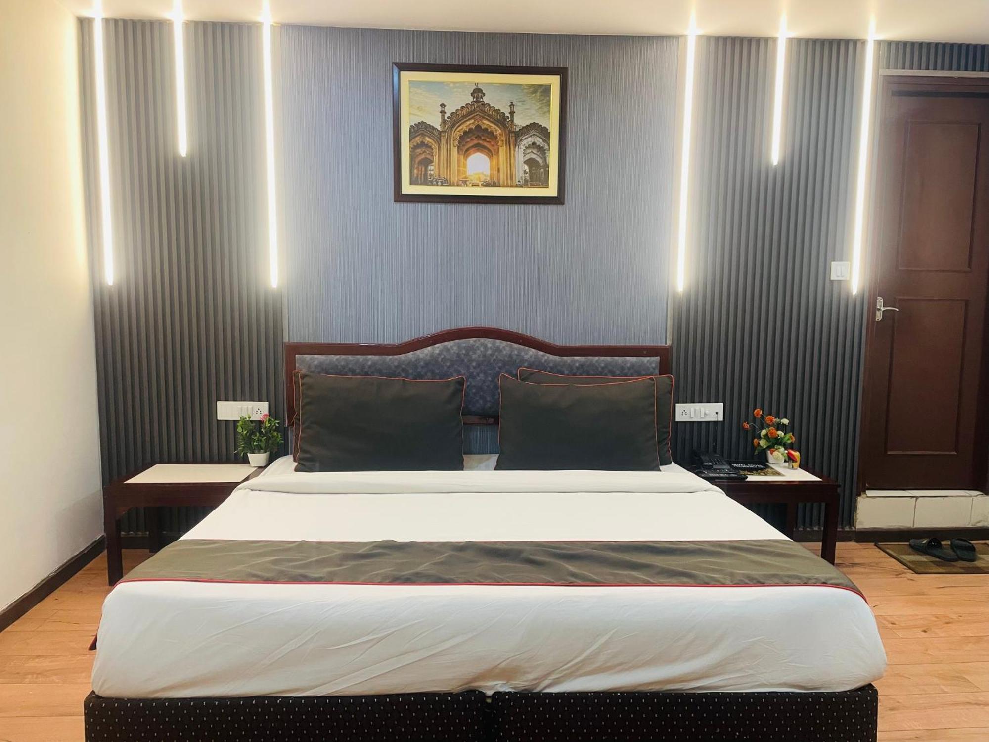 The Royal Presidency Inn Lucknow Buitenkant foto