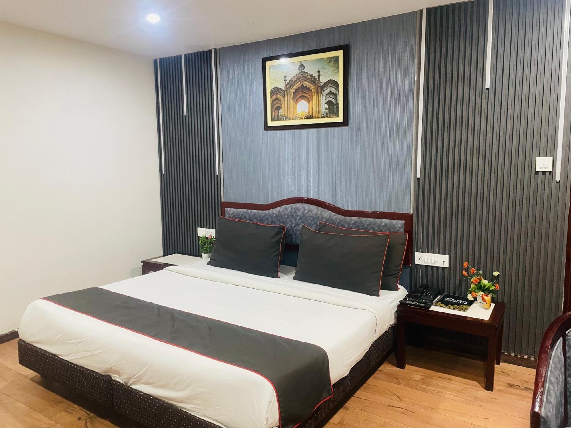 The Royal Presidency Inn Lucknow Buitenkant foto