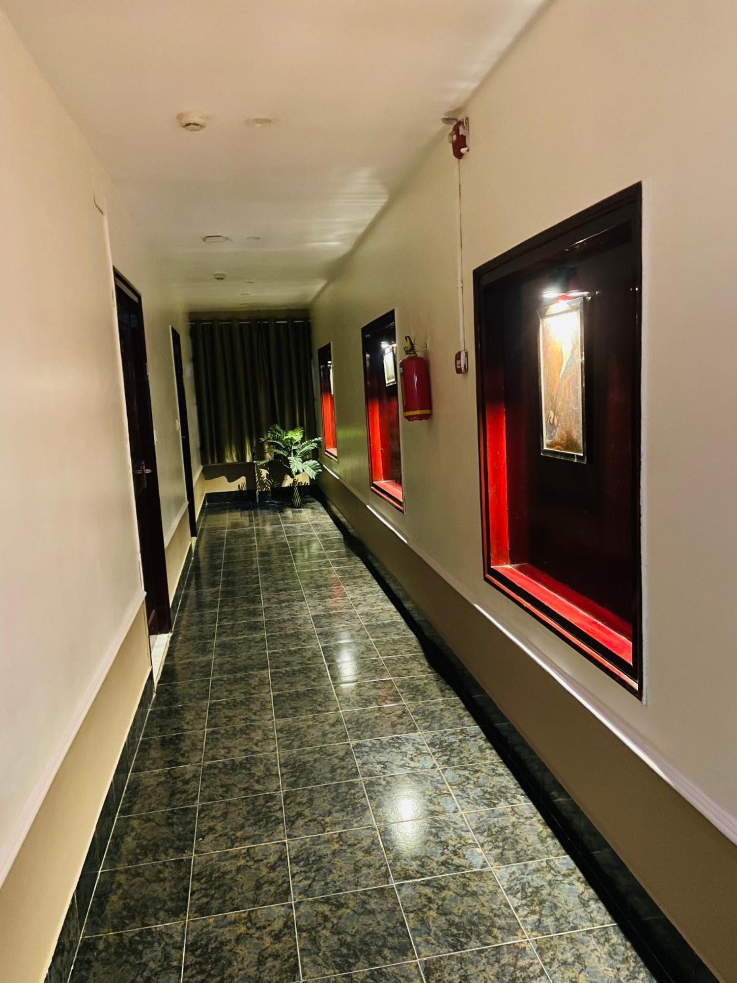 The Royal Presidency Inn Lucknow Buitenkant foto